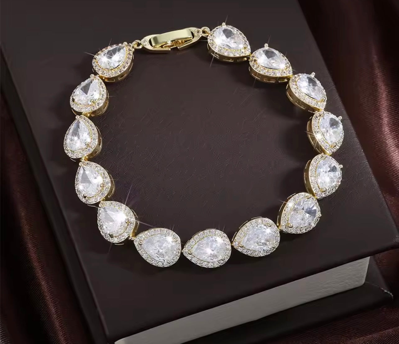 Versailles Crystal Teardrop Halo