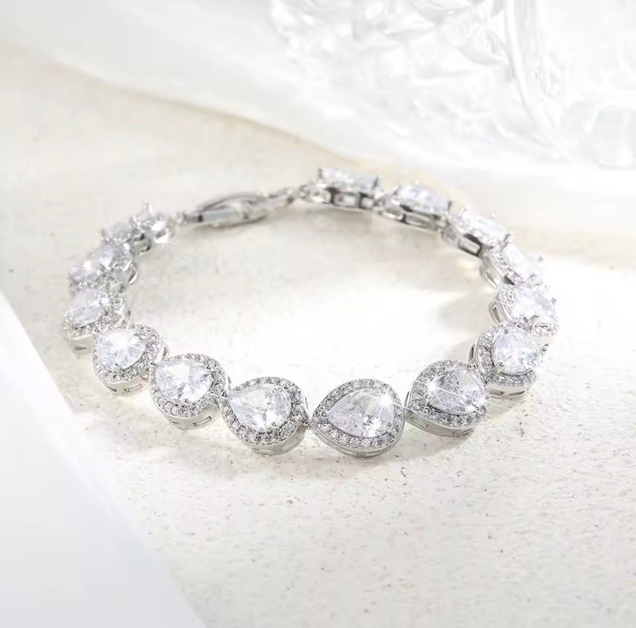 Versailles Crystal Teardrop Halo
