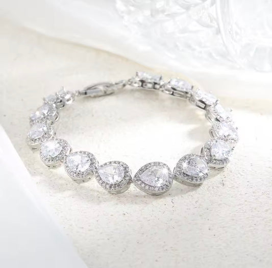 Versailles Crystal Teardrop Halo