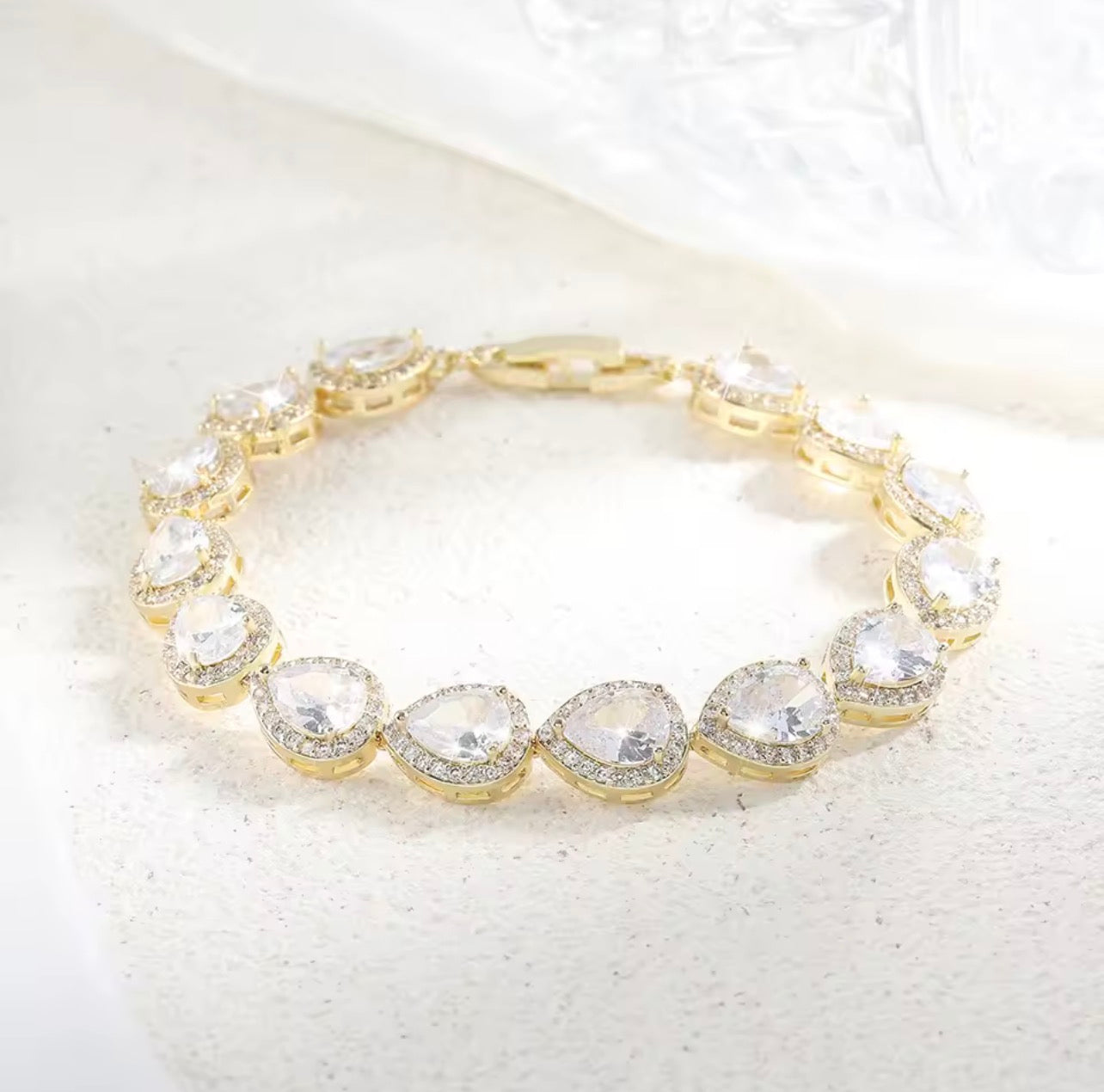 Versailles Crystal Teardrop Halo